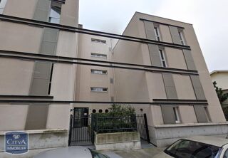  Parking / Garage à louer 