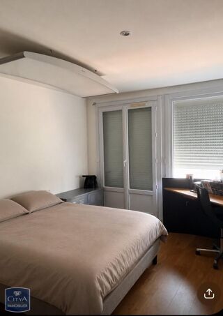 Appartement à louer 5 pièces 128 m²