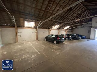  Parking / Garage à louer 