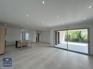  Appartement à louer 3 pièces 91 m²