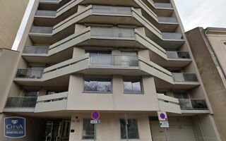  Parking / Garage à louer 