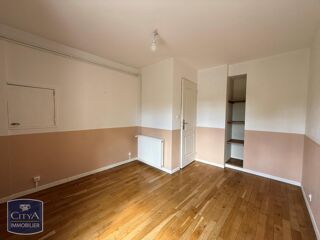  Appartement à louer 4 pièces 79 m²