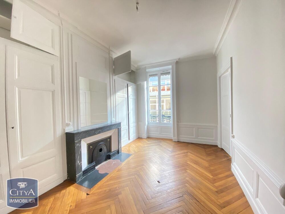 A LOUER // BEL APPARTEMENT T5 // 38 RUE DU PLAT 69002 LY....