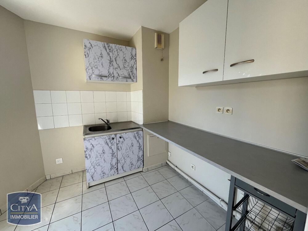 A LOUER - T2 PROCHE GARE Bel appartement de 2 pièces à C....
