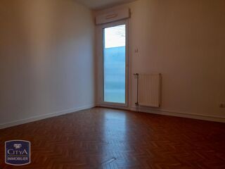  Appartement à louer 4 pièces 86 m²