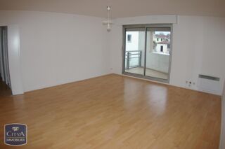  Appartement à louer 4 pièces 90 m²