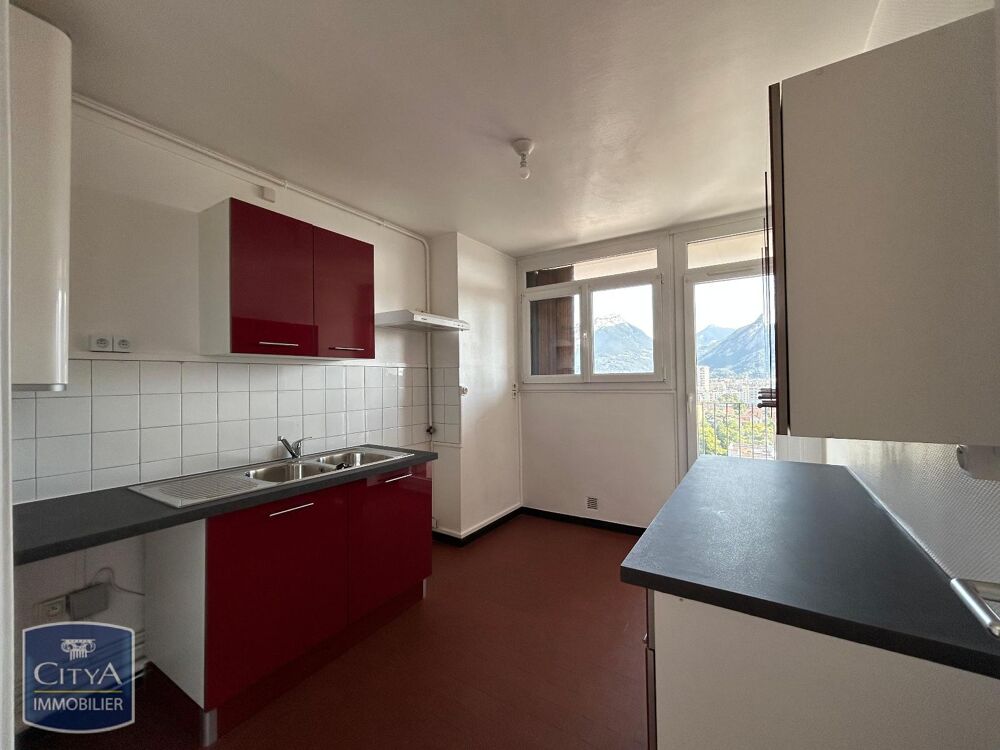 À LOUER : Appartement T4 situé à Grenoble au 14eme étage....