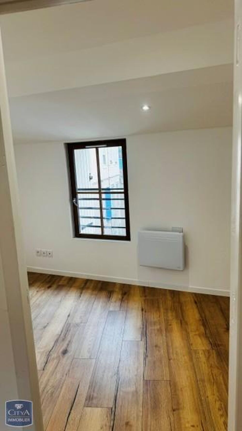 À LOUER : Charmant appartement rénové T2 situé dans la v....