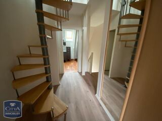  Appartement à louer 3 pièces 79 m²