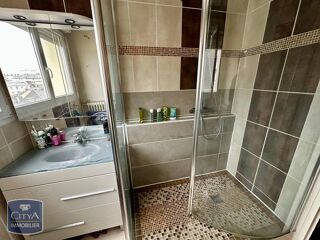  Appartement à louer 3 pièces 73 m²