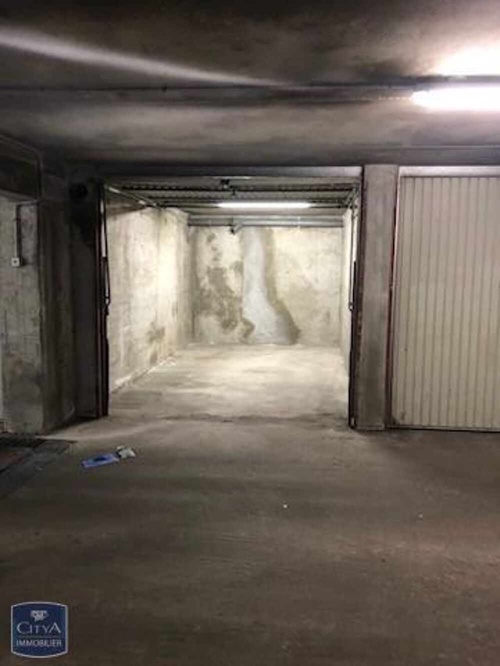 location Parking / Garage - 15 m² Grenoble (38000)