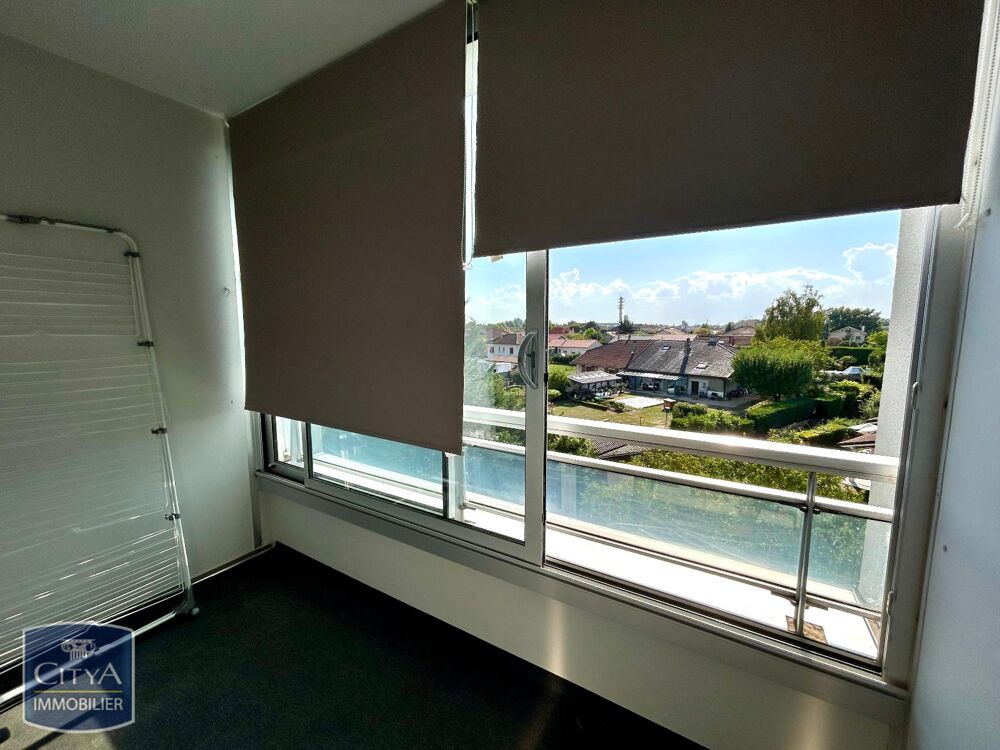 À LOUER : Appartement T1 meublée, situé à Bourg-en-Bress....