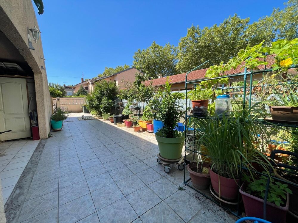 vente Appartement - 5 pièce(s) - 101 m² Vaulx-en-Velin (69120)