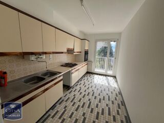  Appartement à louer 5 pièces 107 m²