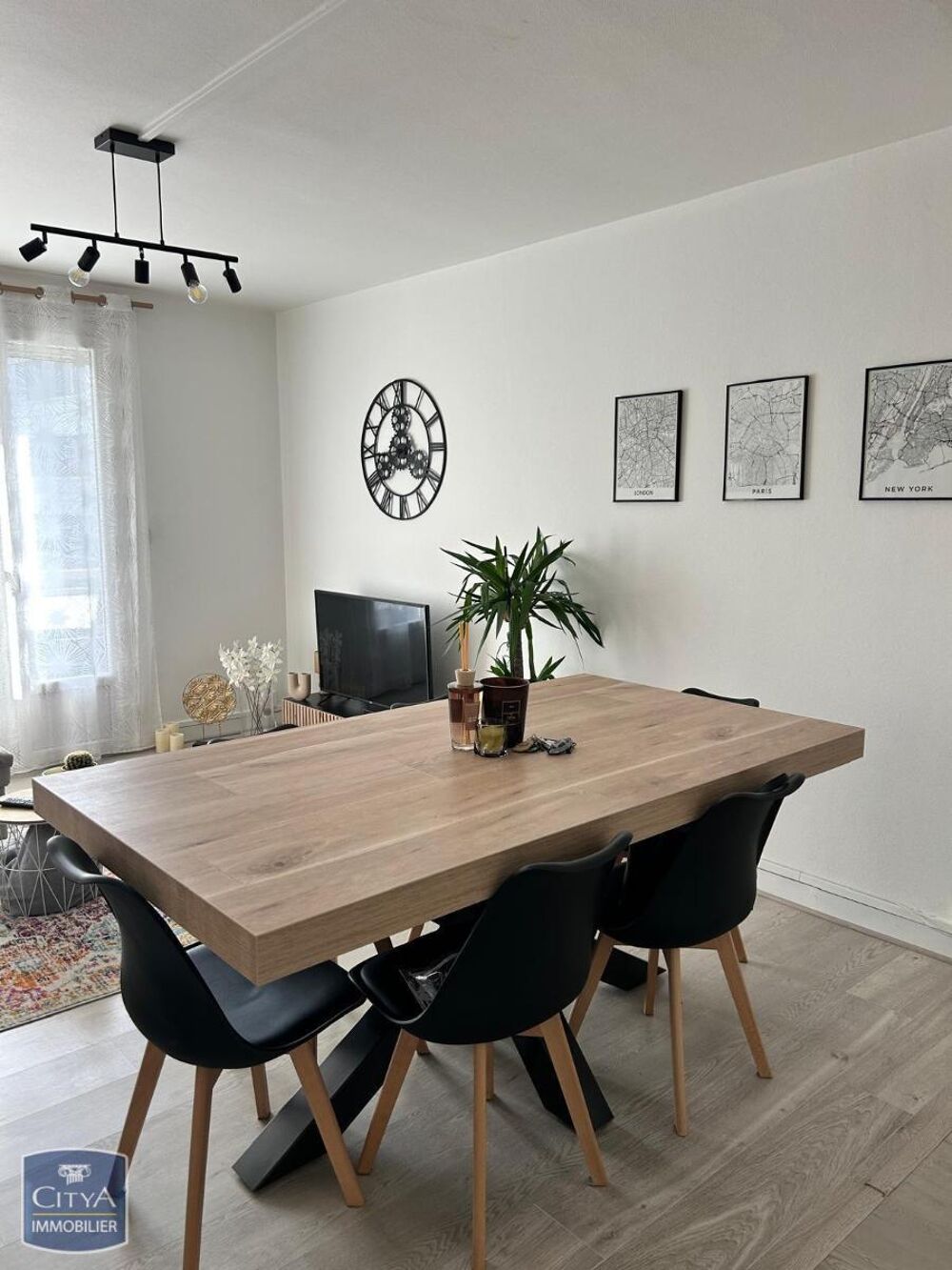 À LOUER : Appartement T3 situé à Saint-Étienne. Ce bien ....