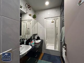  Appartement à louer 3 pièces 65 m²