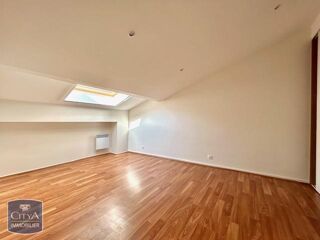  Appartement à louer 4 pièces 96 m²
