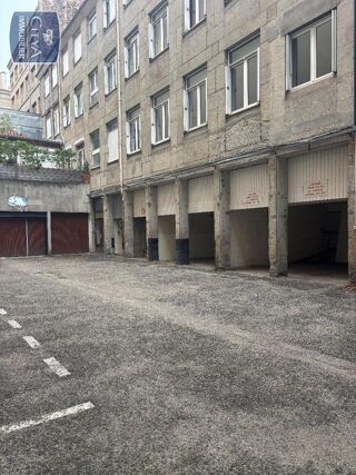  Parking / Garage à louer 