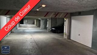  Parking / Garage à louer 