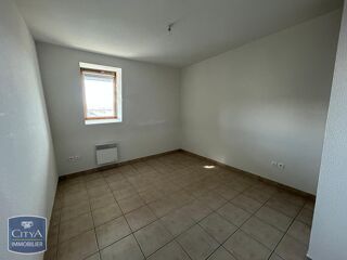  Appartement à louer 4 pièces 79 m²