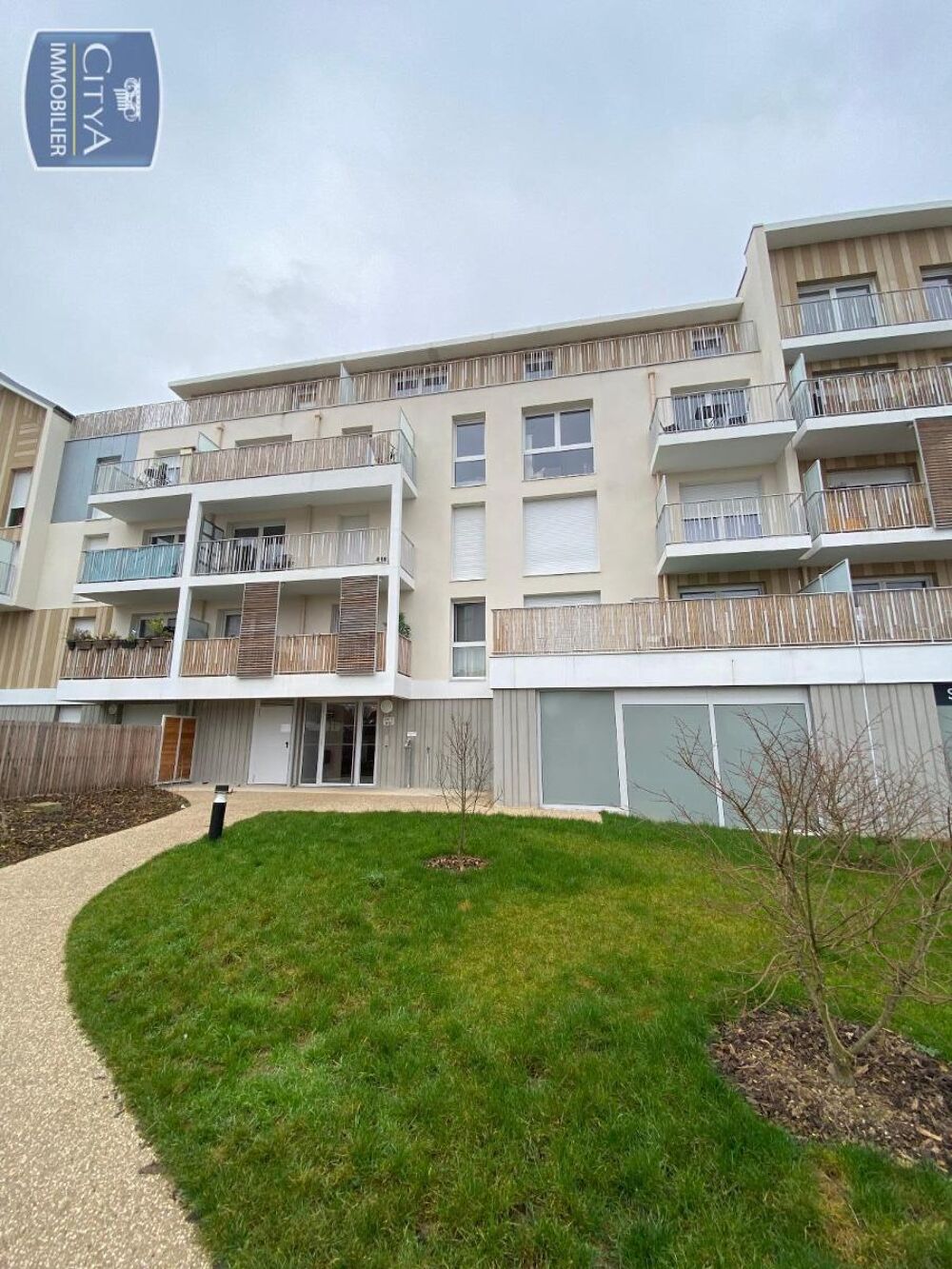 location Parking / Garage Vaires-sur-Marne (77360)