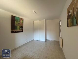  Appartement à louer 3 pièces 80 m²