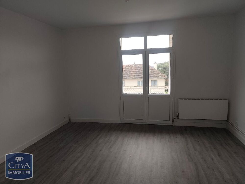 À louer : Appartement T4 situé à Guéret, dans un quartie....