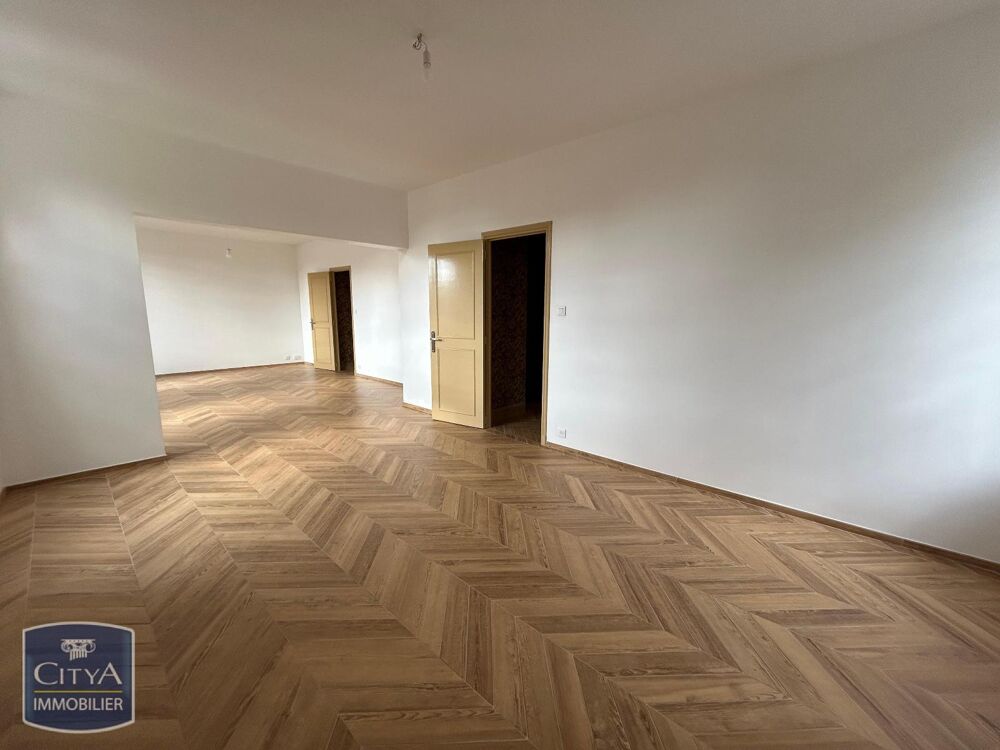 A LOUER SUPERBE APPARTEMENT EN CENTRE VILLE Un apparteme....
