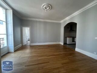  Appartement à louer 6 pièces 152 m² Blois