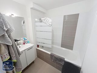  Appartement à louer 4 pièces 85 m²