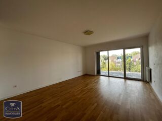  Appartement à louer 4 pièces 104 m²
