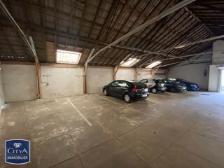  Parking / Garage à louer 
