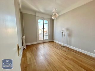  Appartement à louer 3 pièces 77 m²