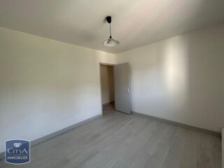  Appartement à louer 4 pièces 73 m²