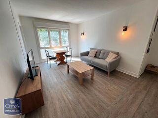  Appartement à louer 4 pièces 65 m²