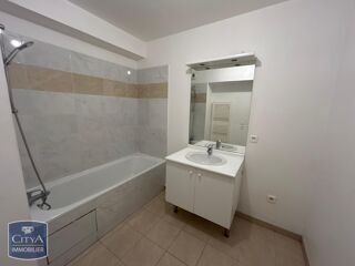 location Appartement - 3 pièce(s) - 60 m² Aubervilliers (93300)