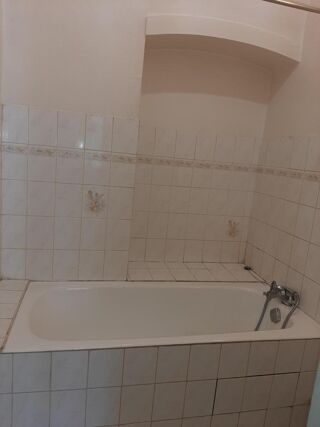  Appartement à louer 2 pièces 61 m²