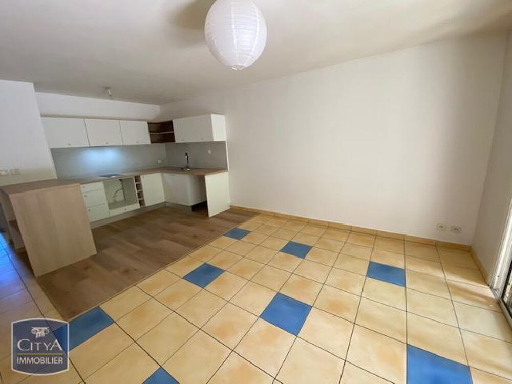 location Appartement - 2 pièce(s) - 37 m² Saint-Gilles Les Bains (97434)