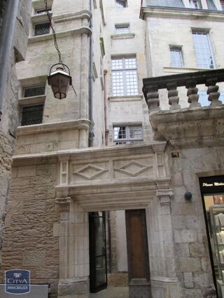 Appartement à louer 2 pièces 76 m²