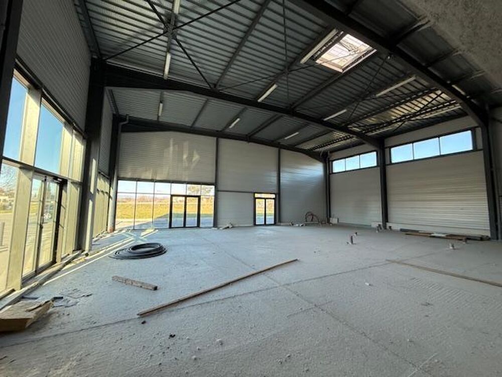  Location / Local Commercial Villeneuve-de-Berg (07170)