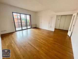  Appartement à louer 4 pièces 97 m²