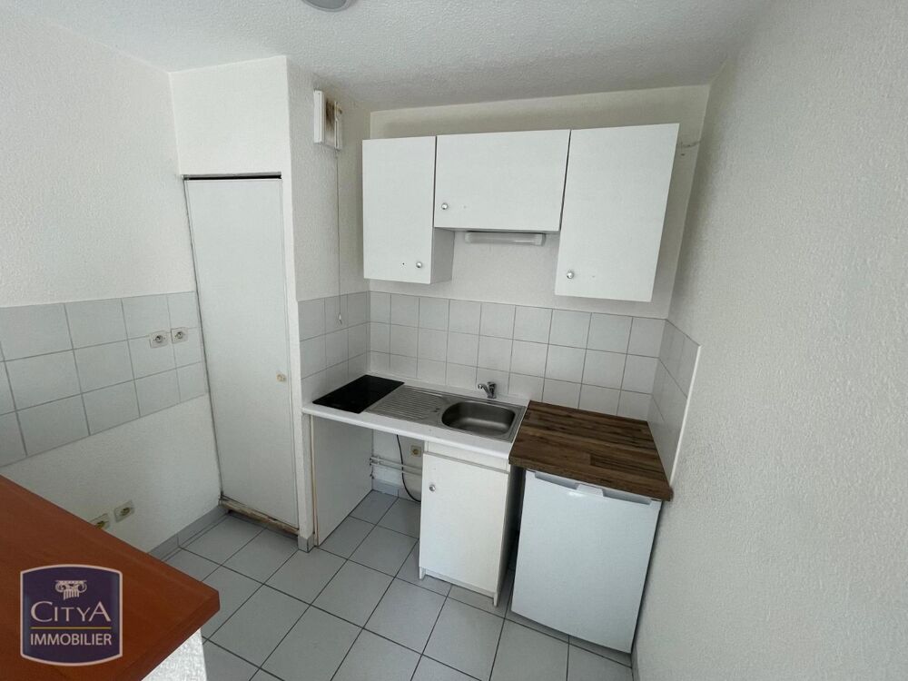 A LOUER Bel appartement de type T1bis situé à Pau, secte....