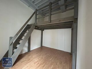  Appartement à louer 3 pièces 102 m²