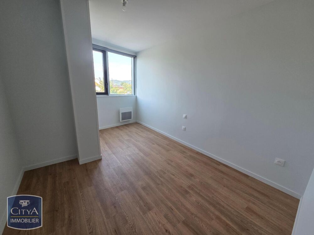 location Appartement - 3 pièce(s) - 73 m² Saint-Rémy-sur-Durolle (63550)