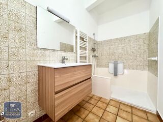  Appartement à louer 3 pièces 56 m²