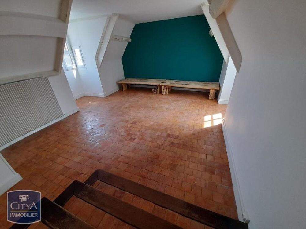 À LOUER : Appartement T3 à Chinon, situé dans un cadre a....