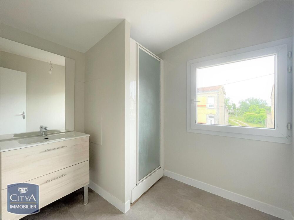 location Appartement - 2 pièce(s) - 53 m² Coutras (33230)