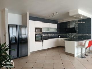  Maison � vendre 7 pi�ces 215 m�