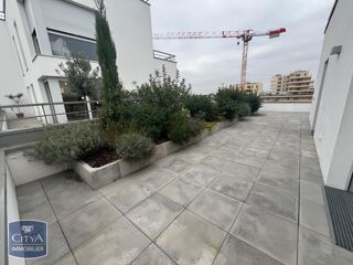  Appartement à louer 4 pièces 108 m²