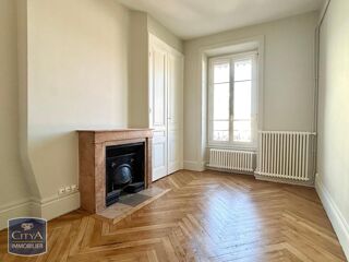  Appartement à louer 2 pièces 55 m²